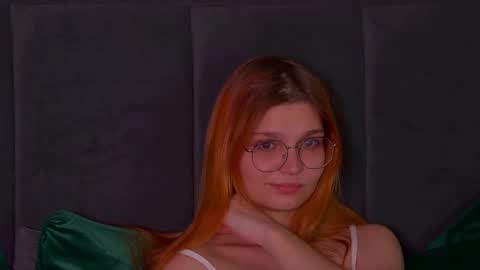 BellaMarebelle online show from October 12, 5:00 am