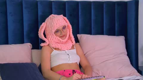 BellaMarebelle online show from January 18, 4:10 am