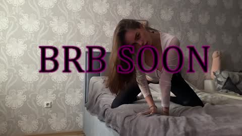 Snapshot of bellaparker_ chatting on December 24, 10:22 am bellaparker_ online show from December 24, 10:22 am