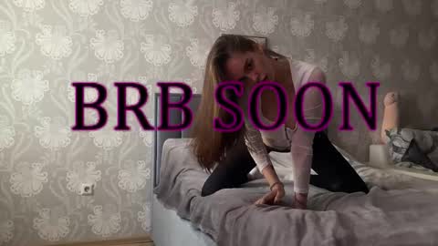 Snapshot of bellaparker_ chatting on October 7, 10:22 am bellaparker_ online show from October 7, 10:22 am