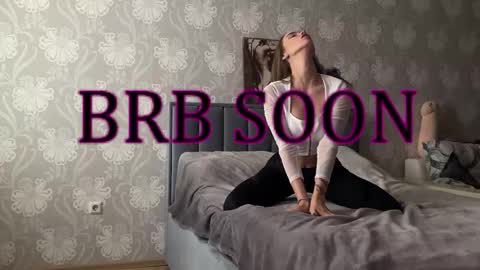 Snapshot of bellaparker_ chatting on September 23, 10:09 am bellaparker_ online show from September 23, 10:09 am