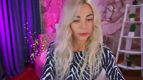 Bella online show from November 2, 1:55 pm