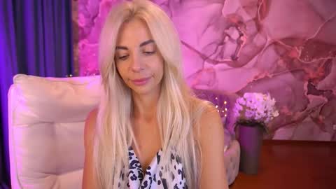 Bella online show from September 11, 10:00 pm