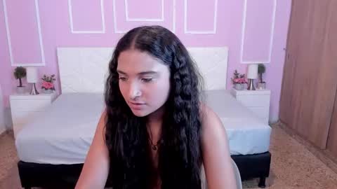 Bella online show from November 2, 1:33 pm