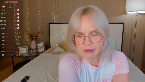 Bella online show from November 29, 1:13 am