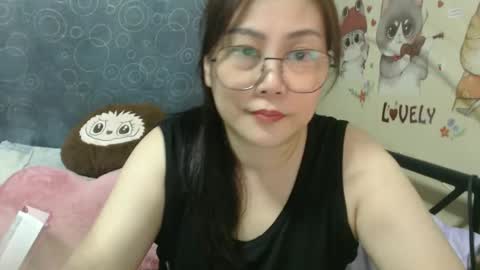 Snapshot of bellbabe chatting on February 15, 6:12 pm Bella online show from February 15, 6:12 pm