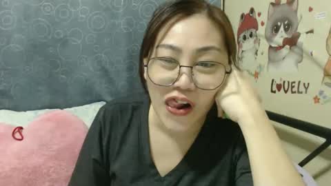 Snapshot of bellbabe chatting on February 25, 10:48 am Bella online show from February 25, 10:48 am