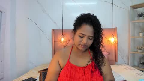 Snapshot of belle_brunette chatting on September 19, 9:40 pm belle online show from September 19, 9:40 pm