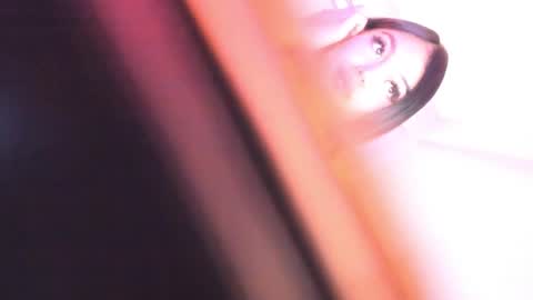 Snapshot of belle_moonlight chatting on December 7, 4:20 pm BelleBirkins online show from December 7, 4:20 pm