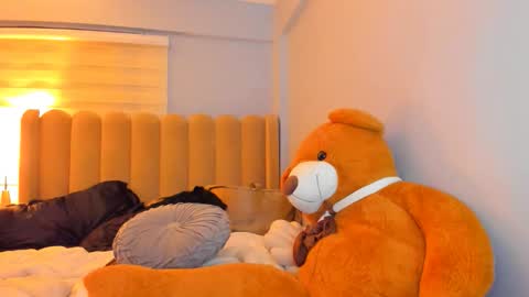 Snapshot of belle_moonlight chatting on October 10, 4:24 pm BelleBirkins online show from October 10, 4:24 pm