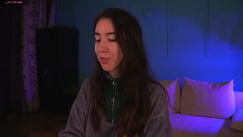 Bella online show from April 15, 7:49 pm