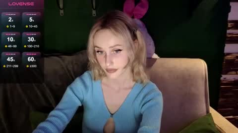 Belle online show from December 21, 4:57 pm