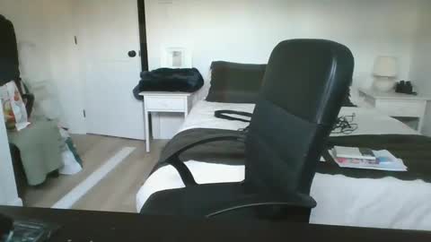 bellequeue19758 online show from April 18, 10:28 am