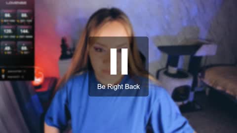 Snapshot of bellezza_ chatting on January 9, 2:18 pm Your Annabelle Wolf online show from January 9, 2:18 pm