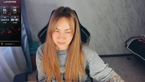 Snapshot of bellezza_ chatting on February 15, 2:44 pm Your Annabelle Wolf online show from February 15, 2:44 pm