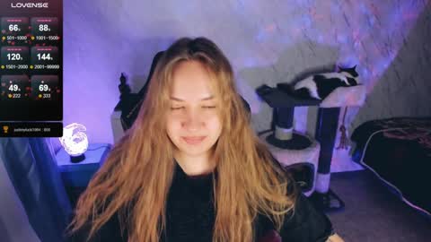 Snapshot of bellezza_ chatting on December 27, 3:04 pm Your Annabelle Wolf online show from December 27, 3:04 pm