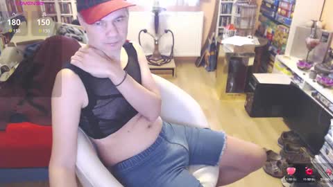 benijamin online show from February 6, 12:15 pm