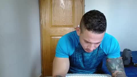 benjamin_isaac online show from December 4, 10:24 pm