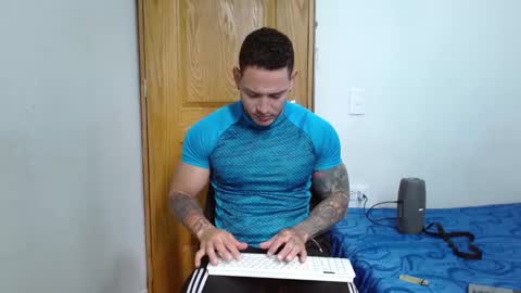 benjamin_isaac online show from January 3, 7:07 pm