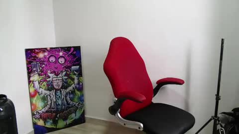 benjamin_isaac online show from April 28, 2:21 pm