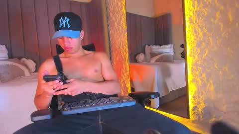 BENJAMIN online show from November 28, 2:13 pm