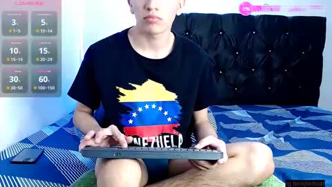 Snapshot of benji_hoter chatting on February 18, 6:47 pm Benji Hoter online show from February 18, 6:47 pm