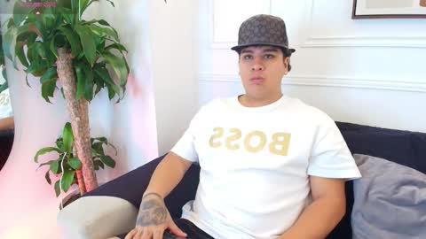 Snapshot of bennett_alejoo chatting on October 2, 7:01 pm bennett_alejoo online show from October 2, 7:01 pm