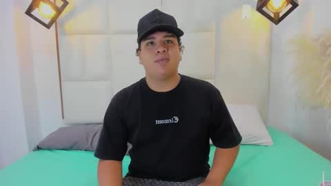 Snapshot of bennett_alejoo chatting on September 22, 9:30 pm bennett_alejoo online show from September 22, 9:30 pm