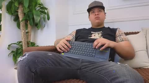 bennett_alejoo online show from April 14, 7:06 pm