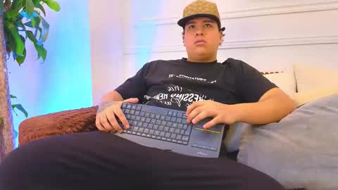 bennett_alejoo online show from March 9, 6:45 pm