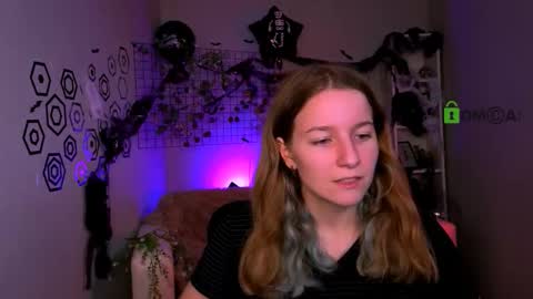 Snapshot of benny_duglas chatting on October 24, 12:17 pm Benny online show from October 24, 12:17 pm