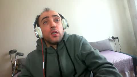 bentish online show from March 1, 11:03 am