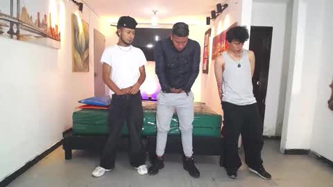 benz boys online show from December 5, 10:18 pm