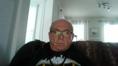 bernard1102 online show from February 17, 9:36 pm