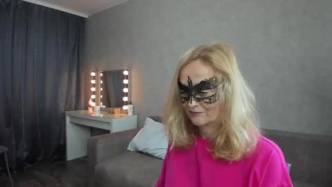 Snapshot of best__angelica chatting on January 18, 11:00 am best__angelica online show from January 18, 11:00 am