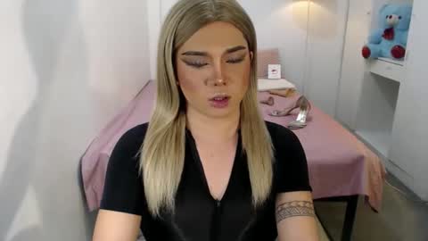 bestgirljulia online show from September 21, 8:18 am