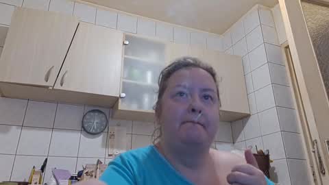 Snapshot of bethnorth chatting on October 5, 2:31 am bethnorth online show from October 5, 2:31 am