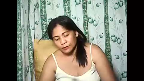 Snapshot of betty_83 chatting on February 19, 12:11 pm betty_83 online show from February 19, 12:11 pm
