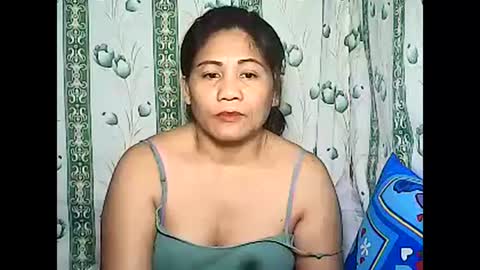 Snapshot of betty_83 chatting on February 2, 11:40 am betty_83 online show from February 2, 11:40 am