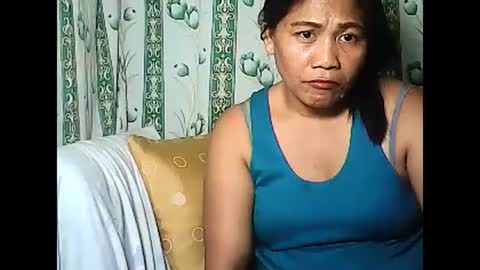 Snapshot of betty_83 chatting on February 27, 3:05 pm betty_83 online show from February 27, 3:05 pm