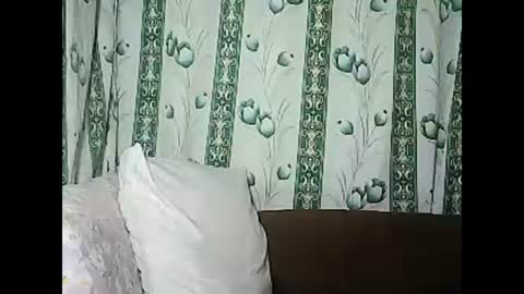 Snapshot of betty_83 chatting on March 8, 12:52 pm betty_83 online show from March 8, 12:52 pm