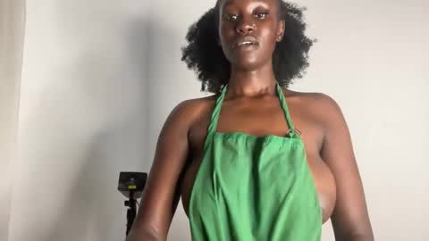 Adah online show from December 4, 4:39 pm