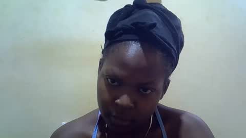 bettymayah online show from November 15, 7:10 am