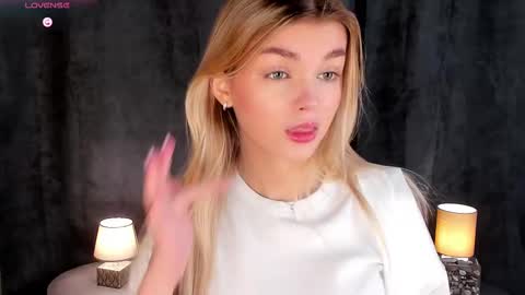 Maddie online show from February 9, 3:23 pm