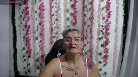 Snapshot of bety_cum3 chatting on February 8, 11:55 pm bibiana online show from February 8, 11:55 pm