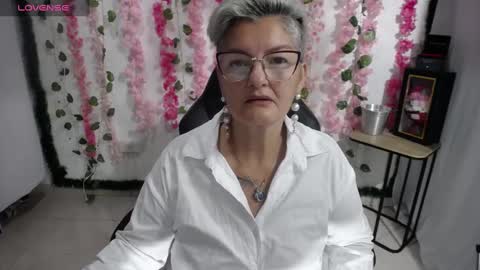 Snapshot of bety_cum3 chatting on February 17, 11:13 am bibiana online show from February 17, 11:13 am