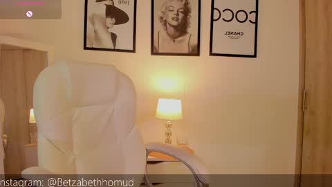 Snapshot of betzabeth_homudr chatting on December 2, 1:51 am betzabeth_homudr online show from December 2, 1:51 am
