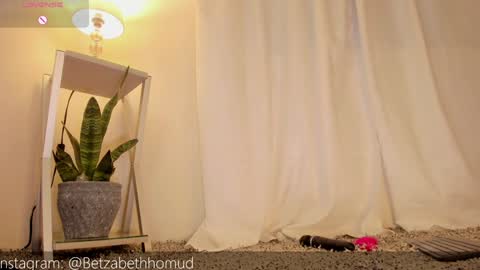 Snapshot of betzabeth_homudr chatting on December 14, 3:39 am betzabeth_homudr online show from December 14, 3:39 am