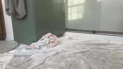 bi3269 online show from March 25, 10:05 pm