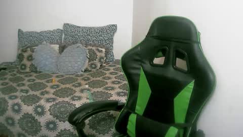 bianca ebony online show from November 3, 7:15 pm